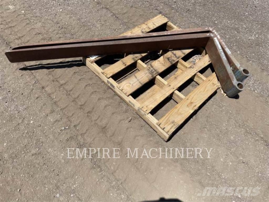 CAT TH TNS72 Δικράνες