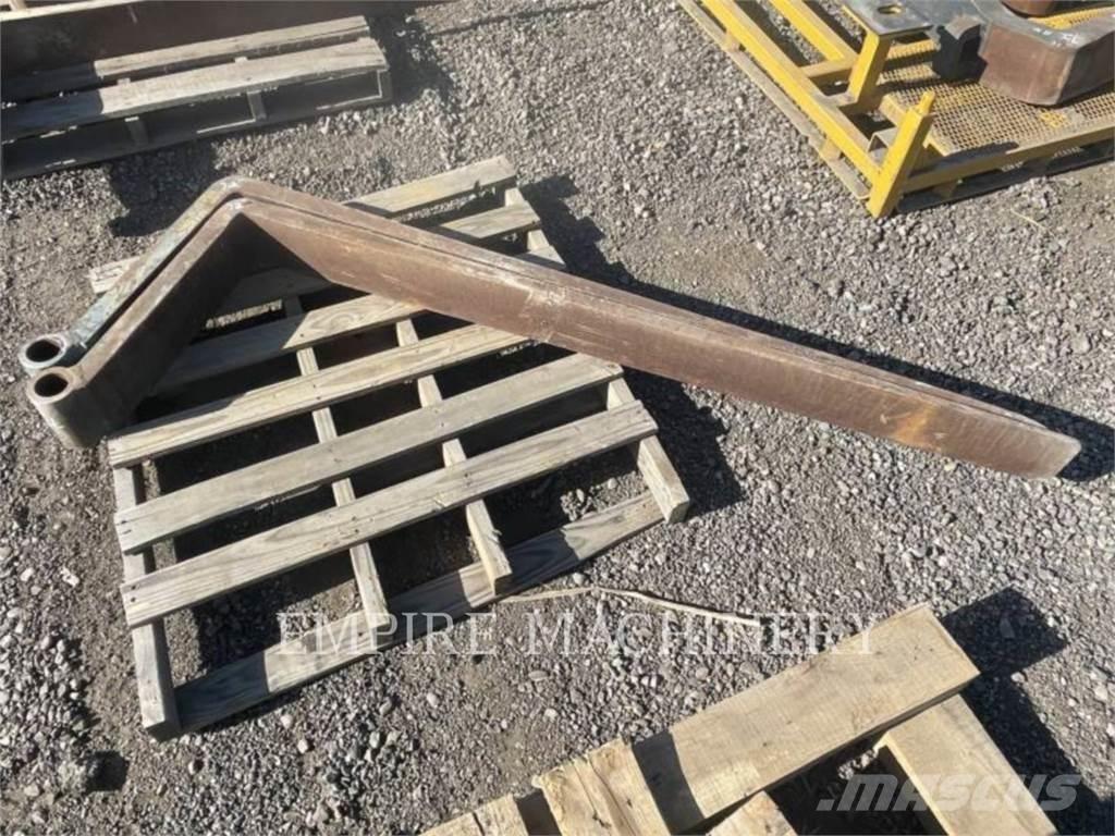 CAT TH TNS72 Δικράνες