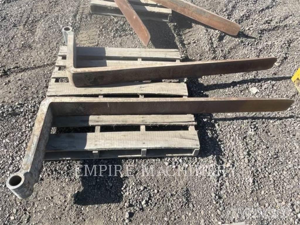 CAT TH TNS72 Δικράνες