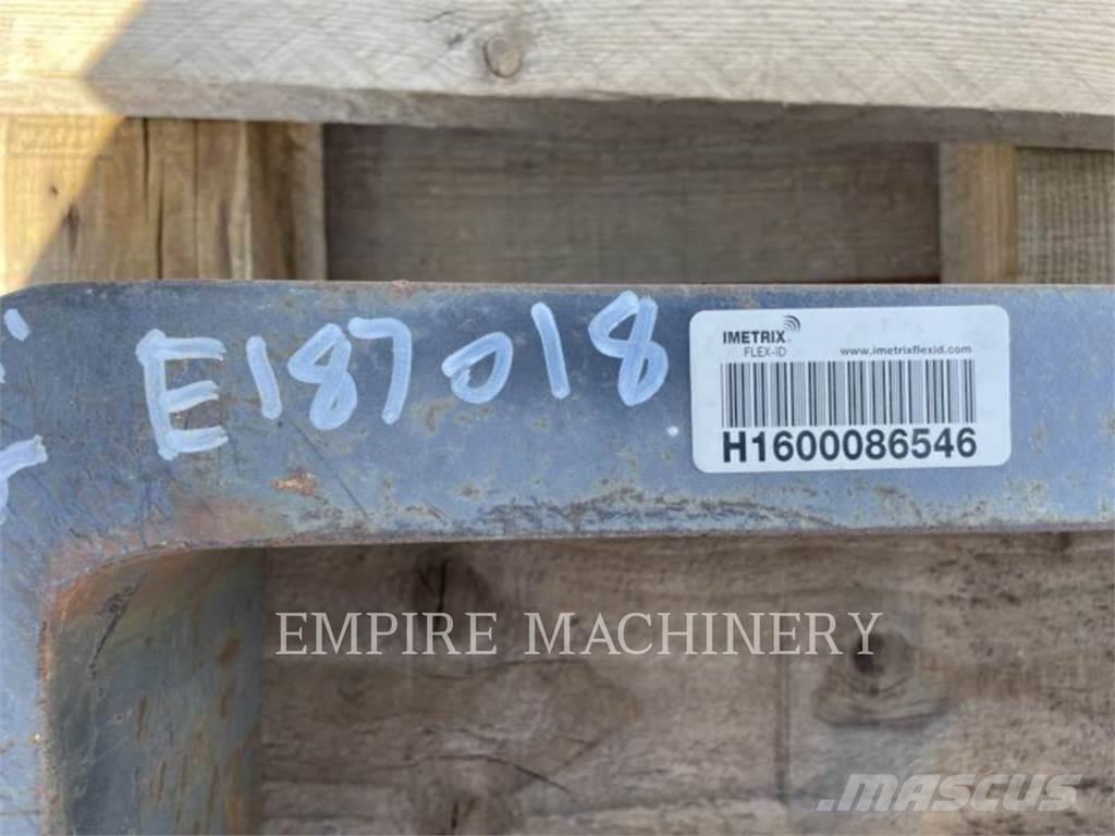 CAT TH TNS72 Δικράνες