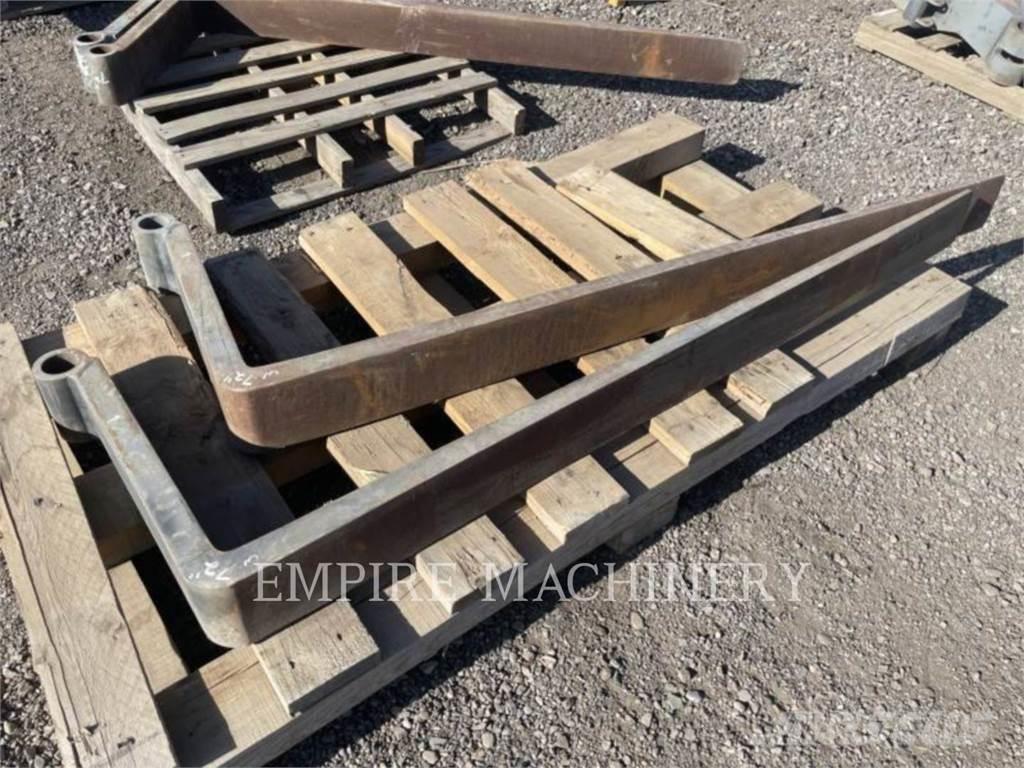 CAT TH TNS72 Δικράνες