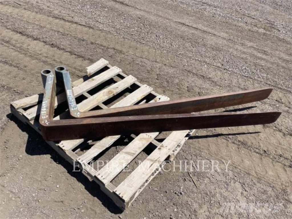 CAT TH TNS72 Δικράνες