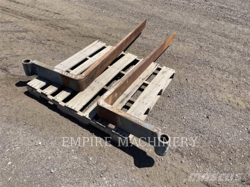 CAT TH TNS72 Δικράνες