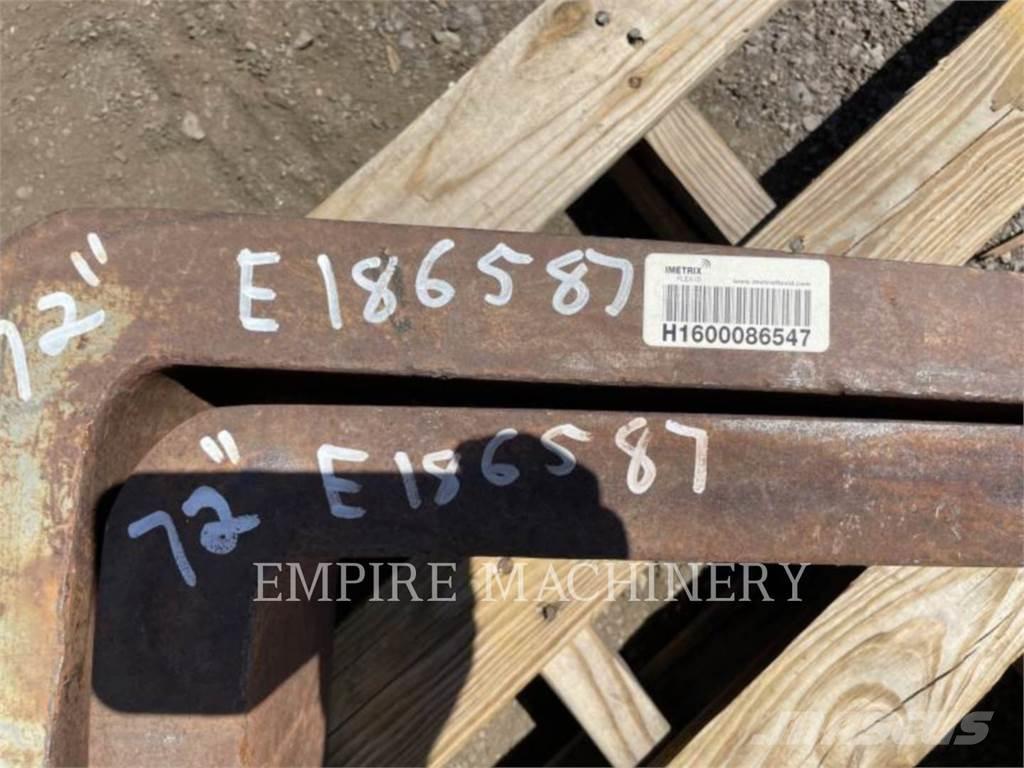 CAT TH TNS72 Δικράνες