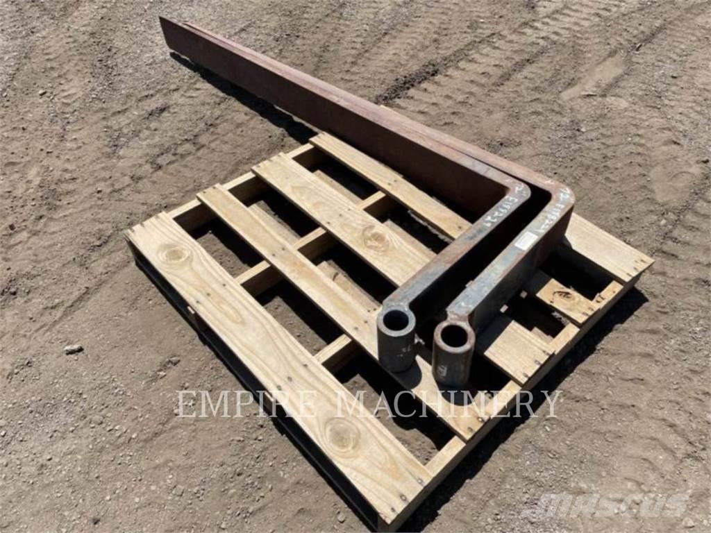 CAT TH TNS72 Δικράνες