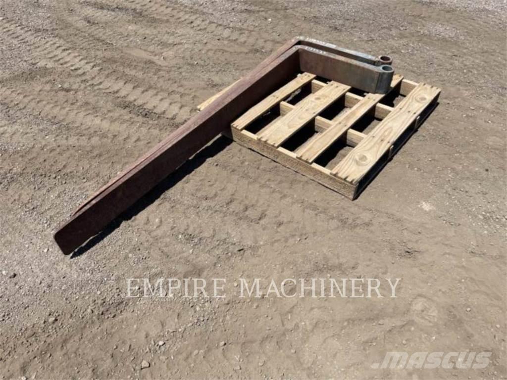 CAT TH TNS72 Δικράνες