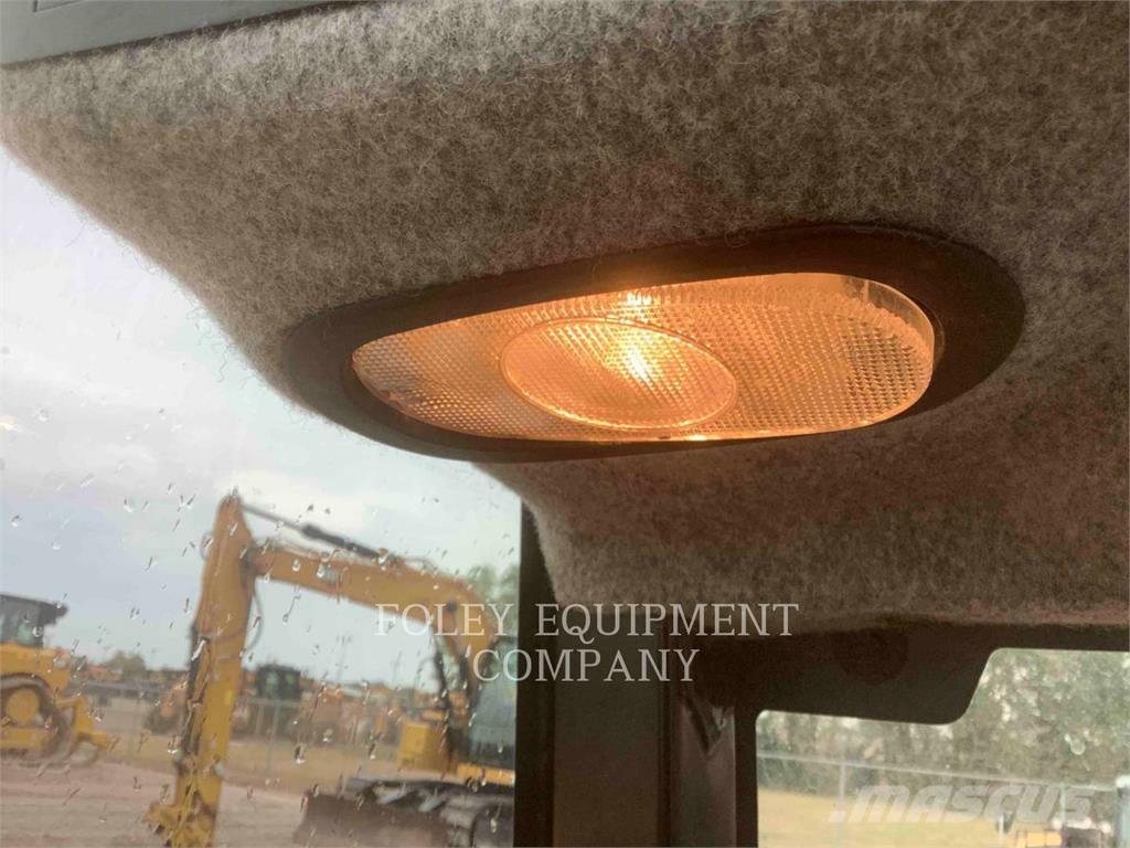 CAT TH255CC Τηλεσκοπικοί ανυψωτές