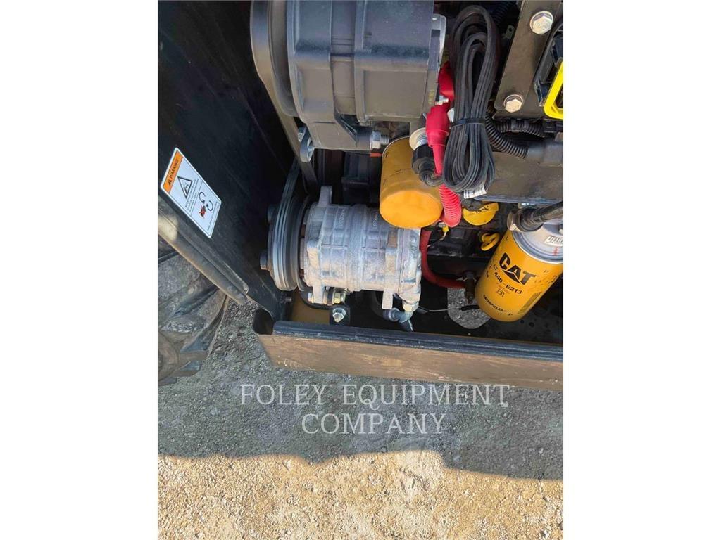 CAT TH255CC Τηλεσκοπικοί ανυψωτές