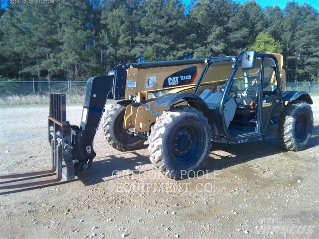 CAT TL642D Τηλεσκοπικοί ανυψωτές