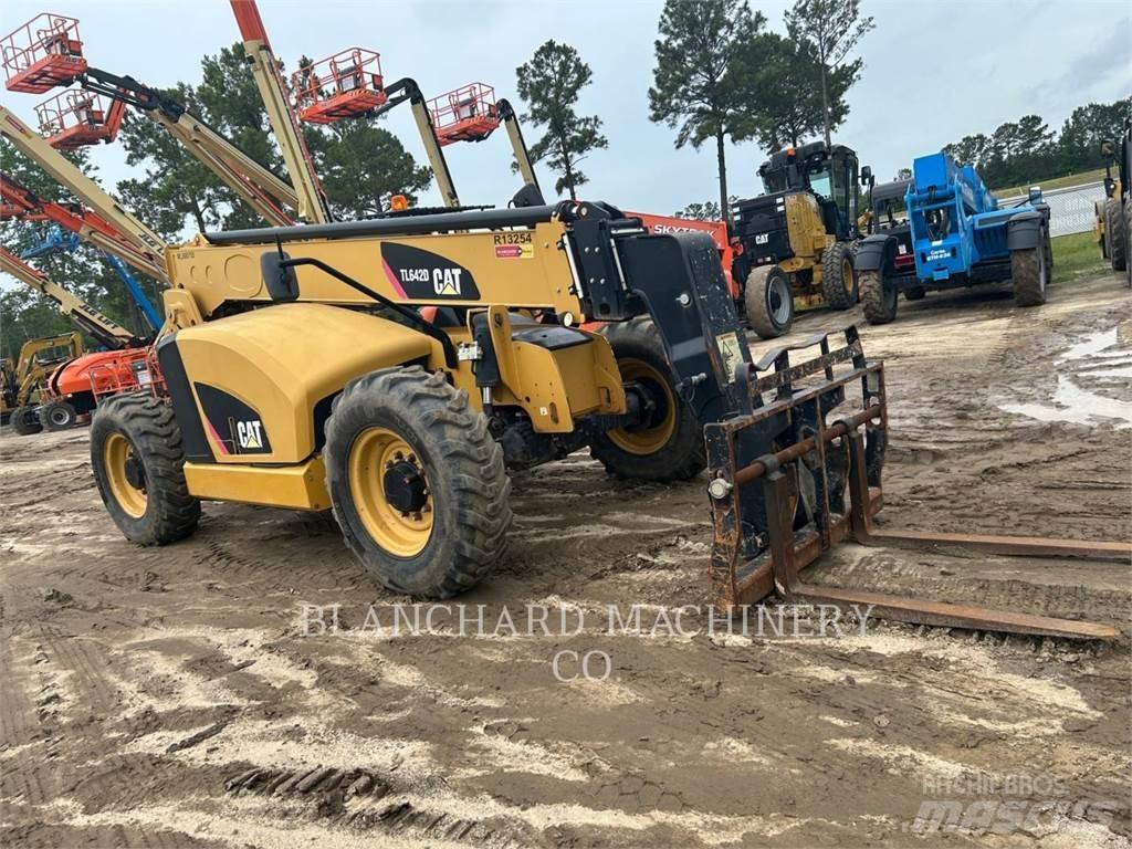 CAT TL642D Τηλεσκοπικοί ανυψωτές