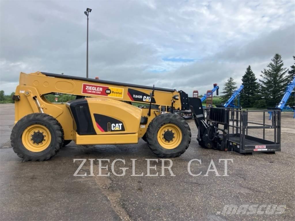 CAT TL642D Τηλεσκοπικοί ανυψωτές