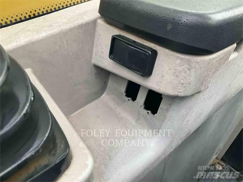 CAT TL642DO Τηλεσκοπικοί ανυψωτές