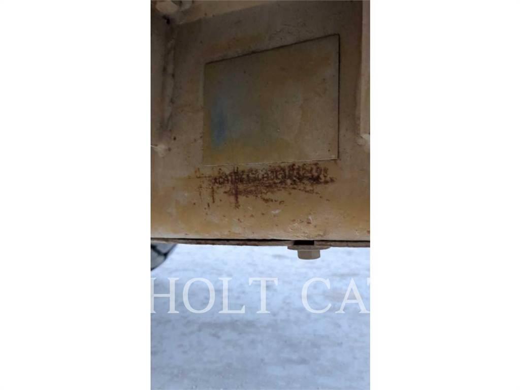 CAT W00 613C Βυτιοφόρα φορτηγά