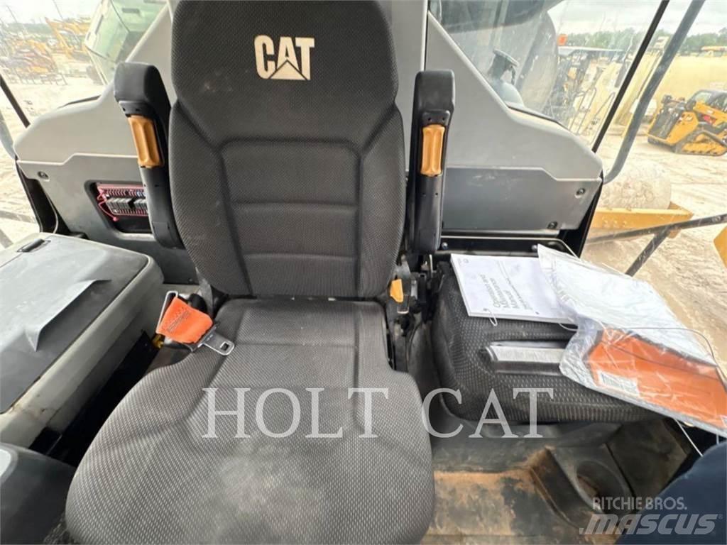 CAT W00 740GC Βυτιοφόρα φορτηγά