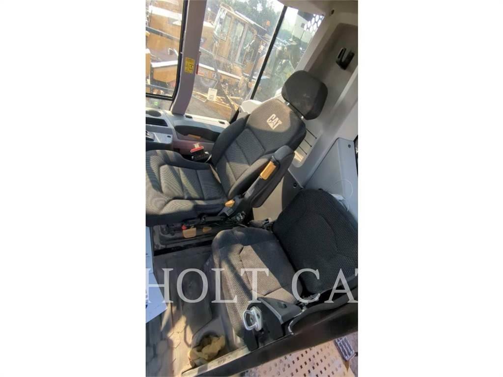 CAT W00 740GC Βυτιοφόρα φορτηγά