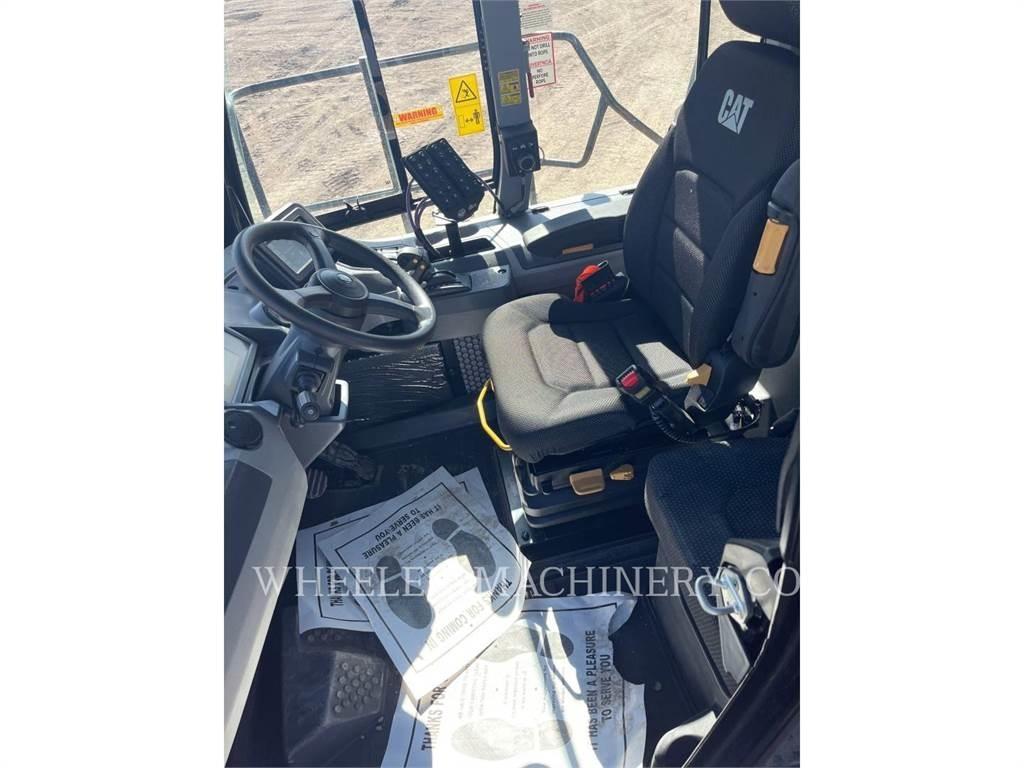 CAT WT 740 GC Βυτιοφόρα φορτηγά