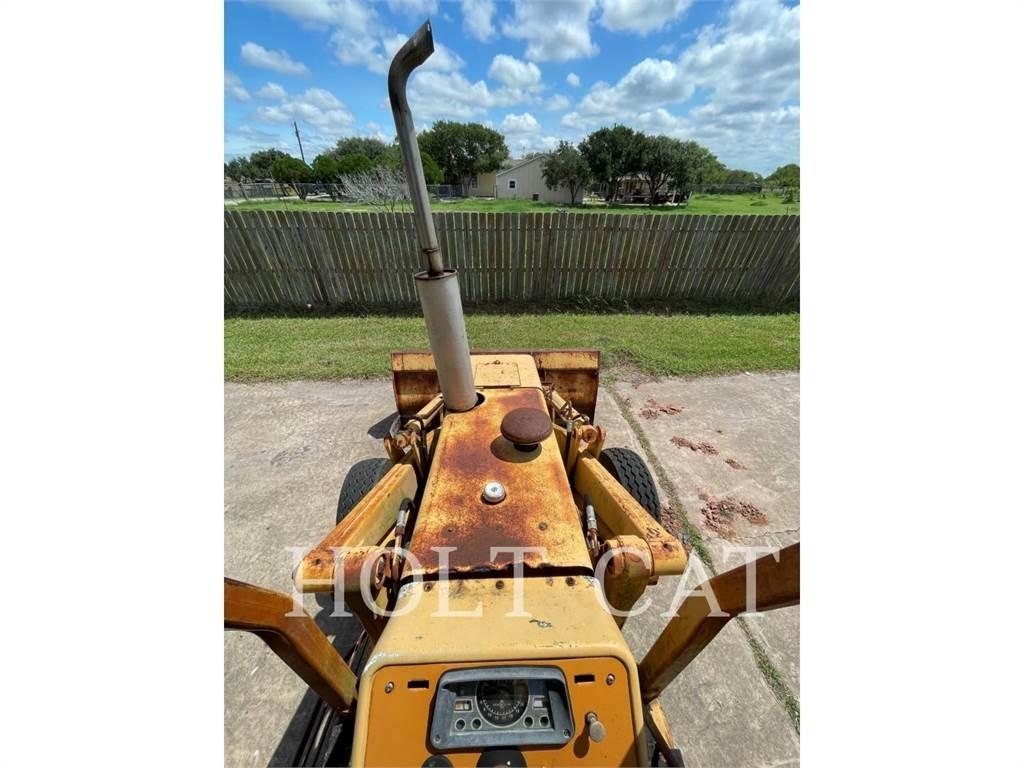 Ford 555 Εκσκαφείς Φορτωτές τύπου JCB