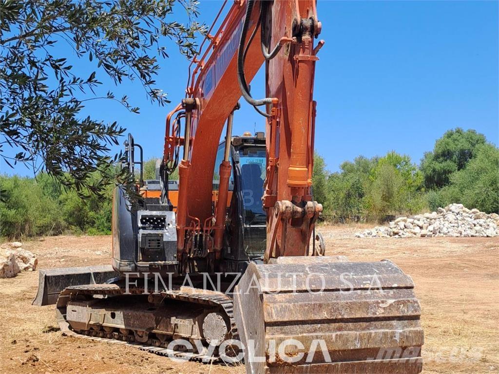 Hitachi ZX135 Εκσκαφείς με ερπύστριες