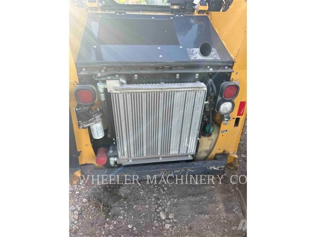 John Deere 318G Φορτωτάκια
