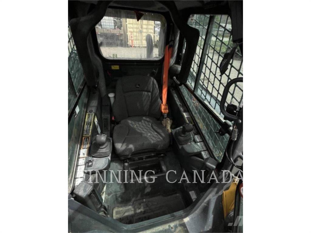John Deere 324G Φορτωτάκια