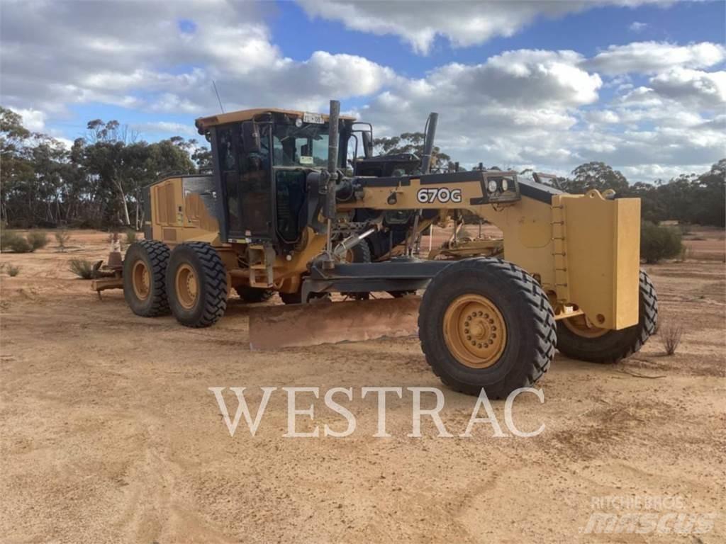 John Deere 670G Γκρέιντερς