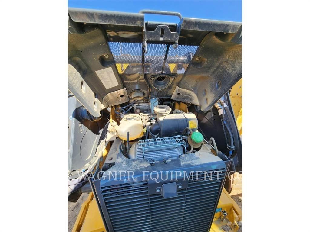 John Deere & CO. 332G Φορτωτάκια