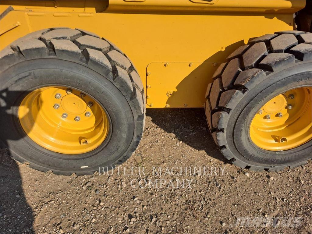 John Deere & CO. 332G Φορτωτάκια