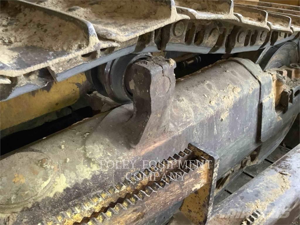 Komatsu D65EX17 Μπουλντόζες με ερπύστριες