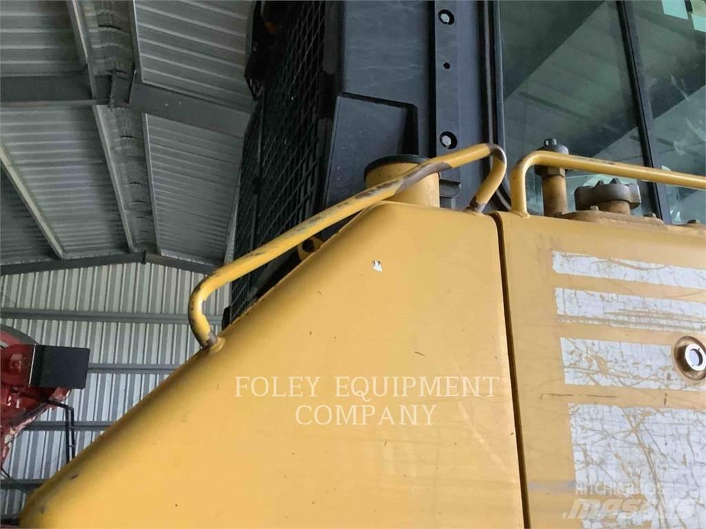 Komatsu D65EX17 Μπουλντόζες με ερπύστριες