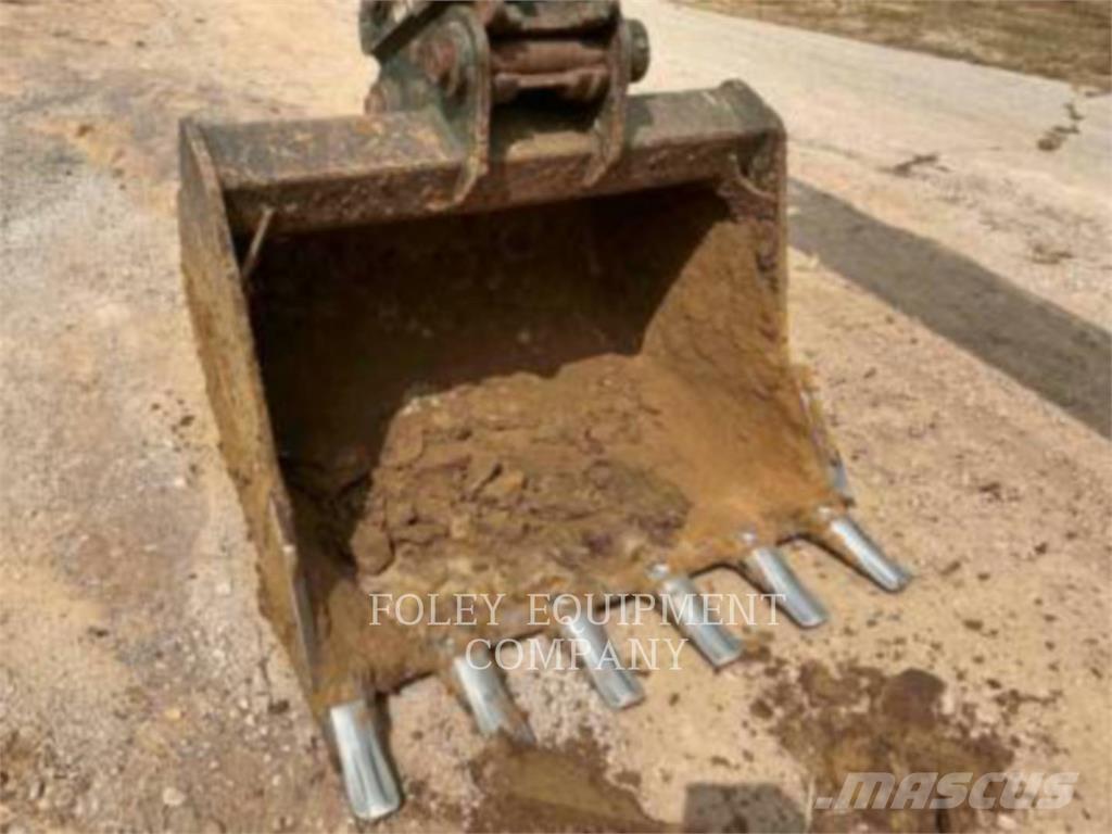 Komatsu PC210LCI11 Εκσκαφείς με ερπύστριες