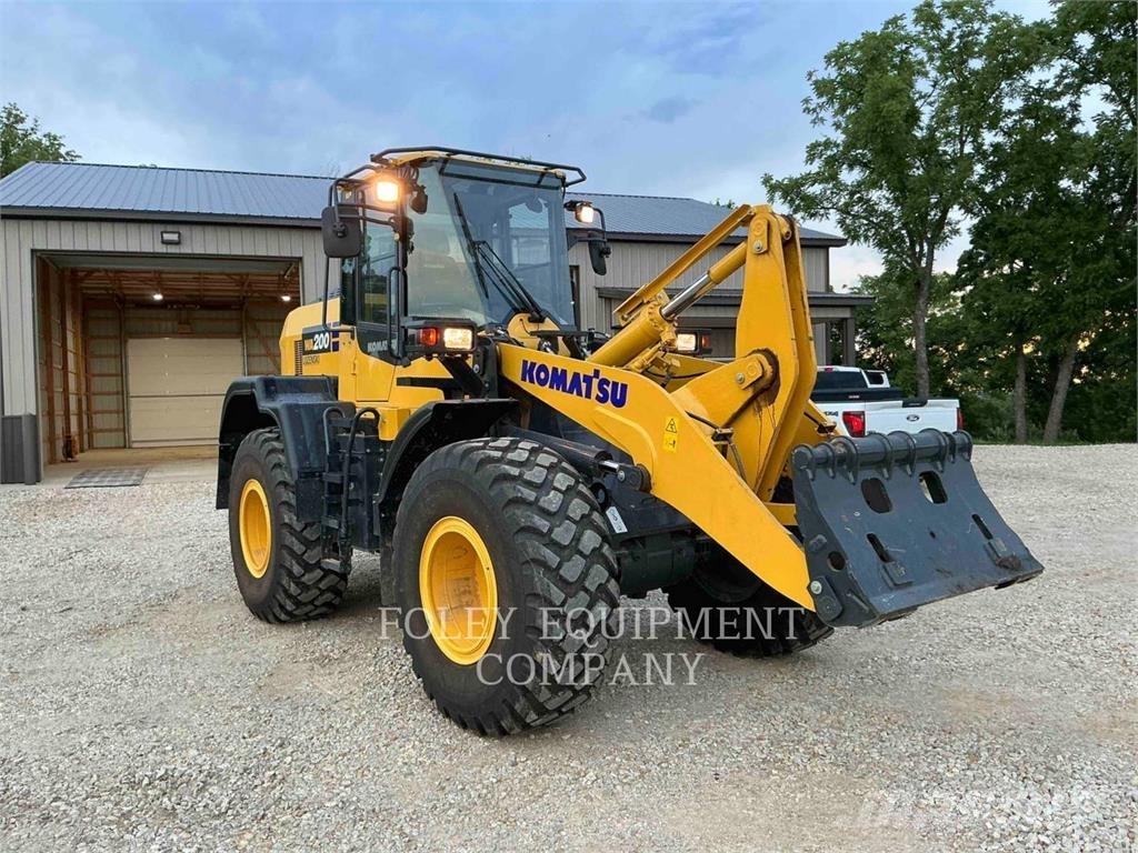 Komatsu WA200-8 Φορτωτές με λάστιχα (Τροχοφόροι)