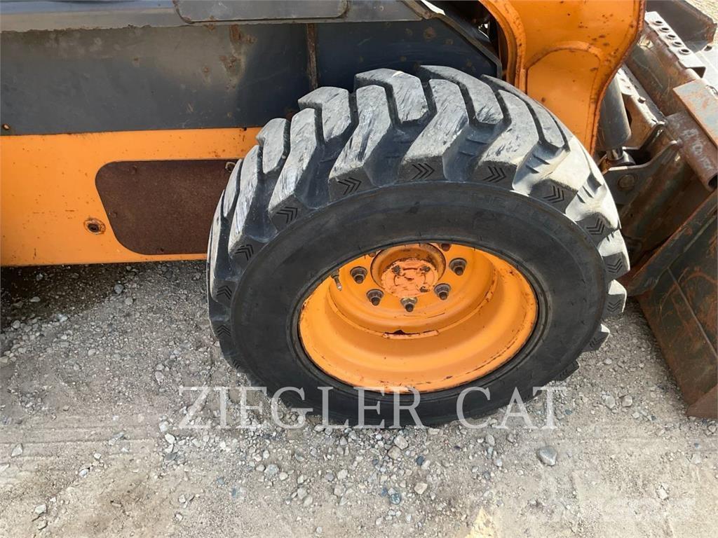 New Holland SV250 Φορτωτάκια