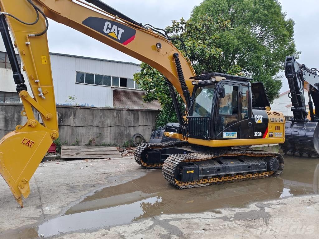 CAT 320 D2 Εκσκαφείς με ερπύστριες