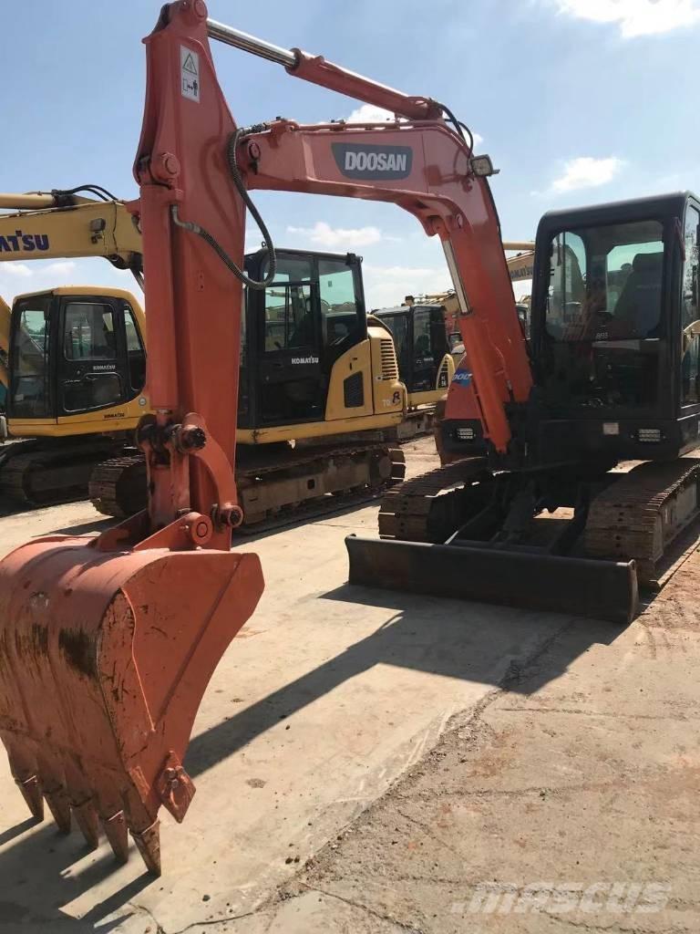 Doosan DX60 Εκσκαφείς με ερπύστριες