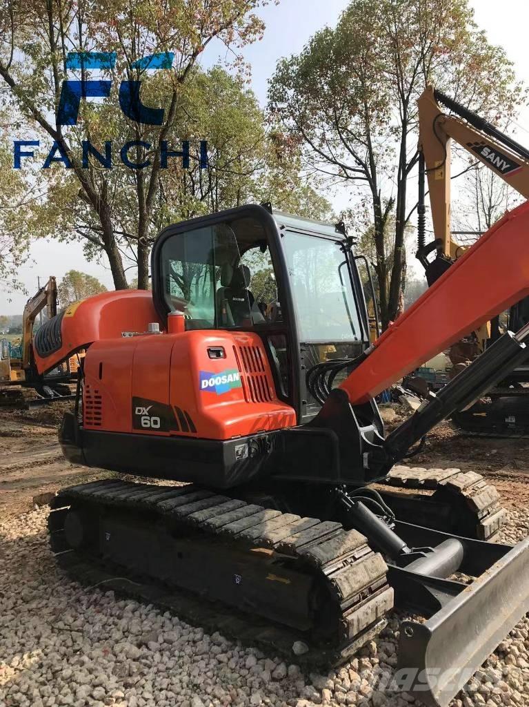 Doosan DX 60 Εκσκαφείς με ερπύστριες