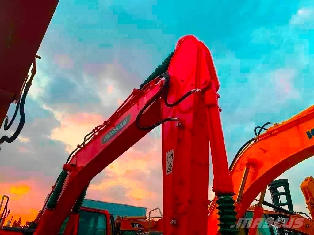 Doosan DX 225 LC Εκσκαφείς με ερπύστριες