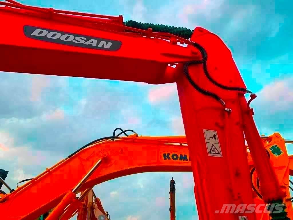 Doosan DX 225 LC Εκσκαφείς με ερπύστριες