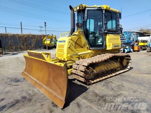 Komatsu D37PX-23 Μπουλντόζες με ερπύστριες