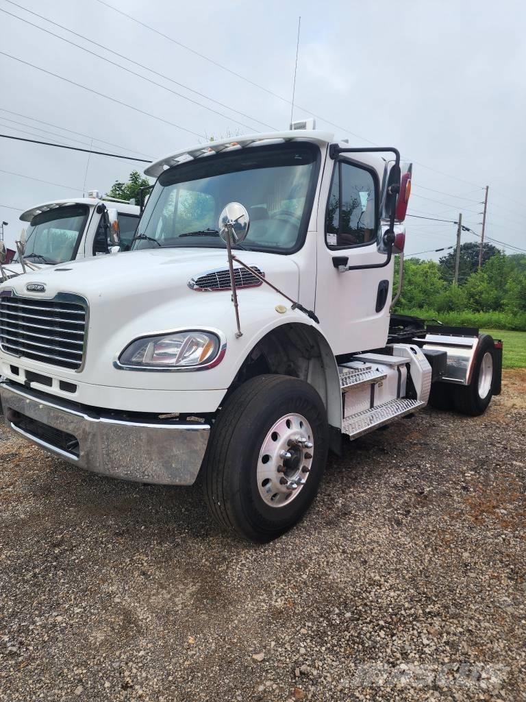 Freightliner M2 Τράκτορες