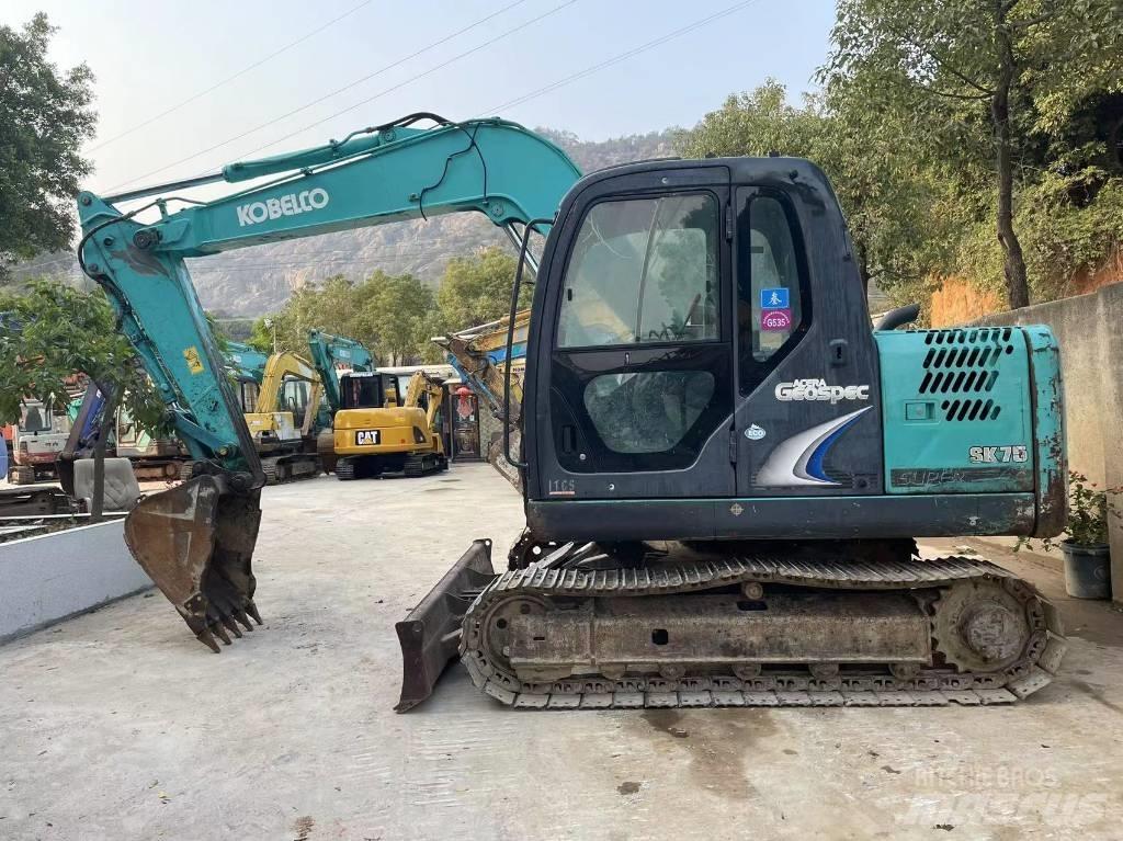 Kobelco SK 75 Εκσκαφείς με ερπύστριες