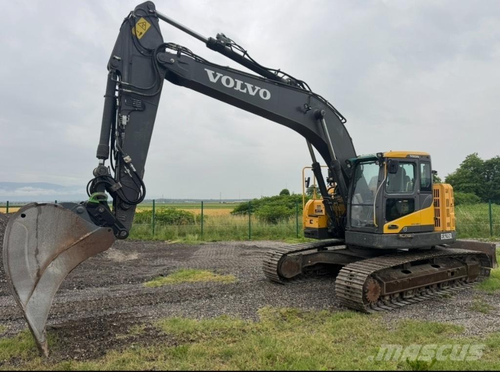 Volvo ECR235DL Εκσκαφείς με ερπύστριες