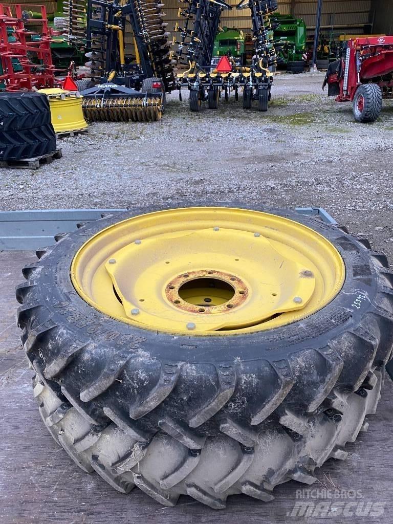 BKT 230/95R36 Άλλα εξαρτήματα για τρακτέρ