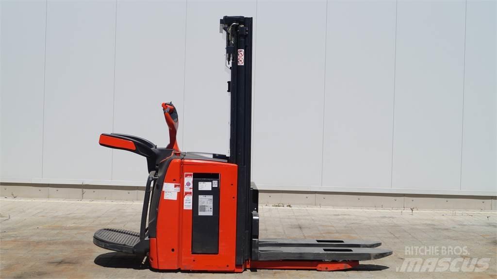 Linde L20APi Παλετοφόρα πεζού χειριστή με ιστό