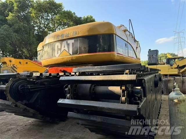 CAT 320 C Αμφίβιοι εκσκαφείς