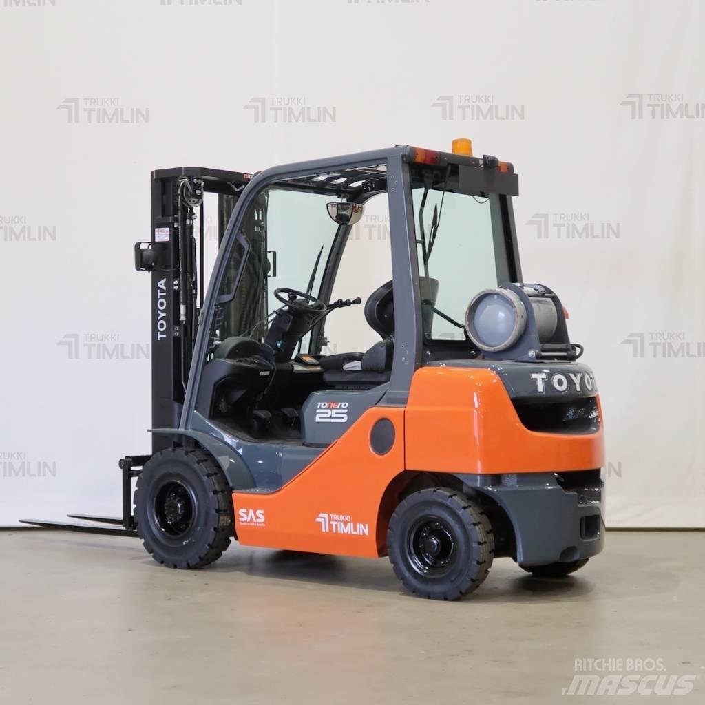Toyota 02-8FGF25 Περονοφόρα ανυψωτικά κλαρκ με φυσικό αέριο LPG