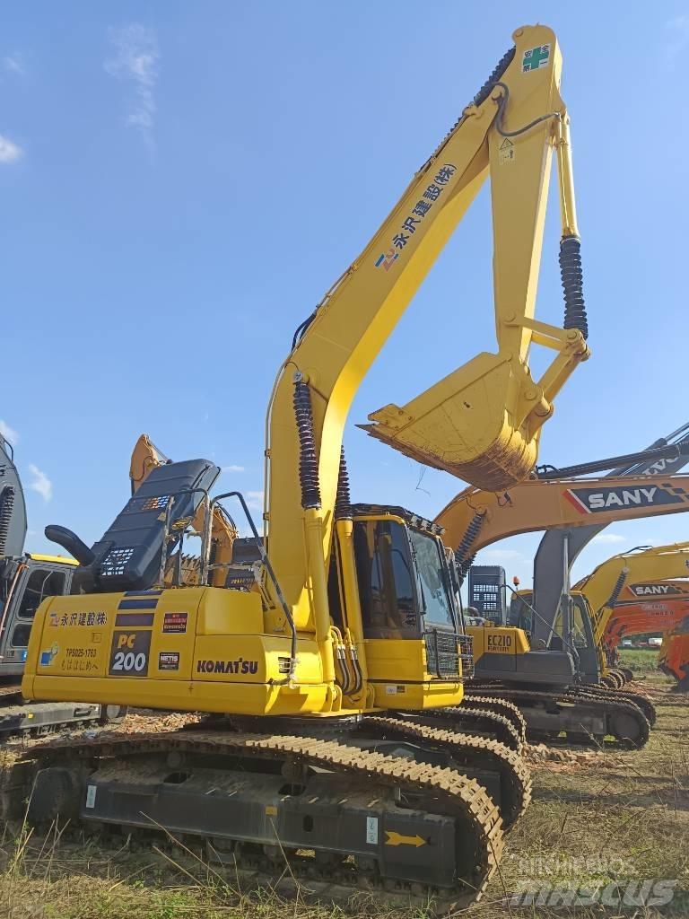 Komatsu PC 200 Εκσκαφείς με ερπύστριες