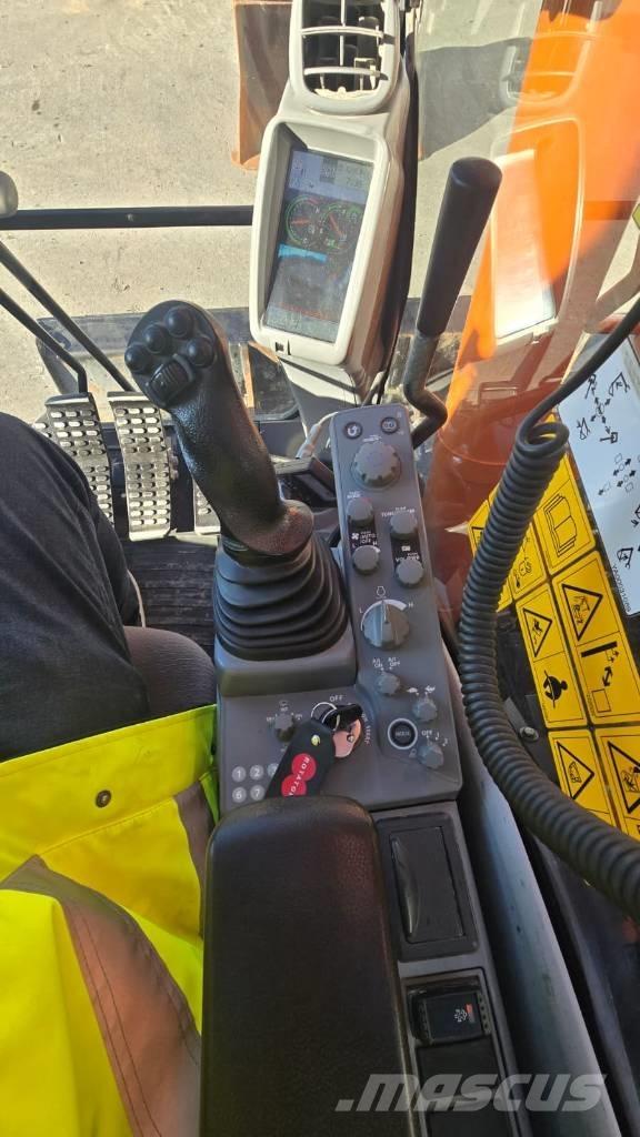 Hitachi ZX 135 US-6 Εκσκαφείς με ερπύστριες