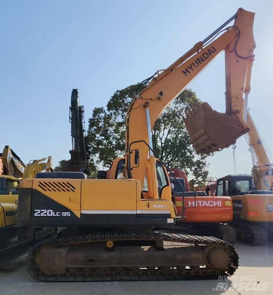Hyundai R220LC-9S Εκσκαφείς με ερπύστριες