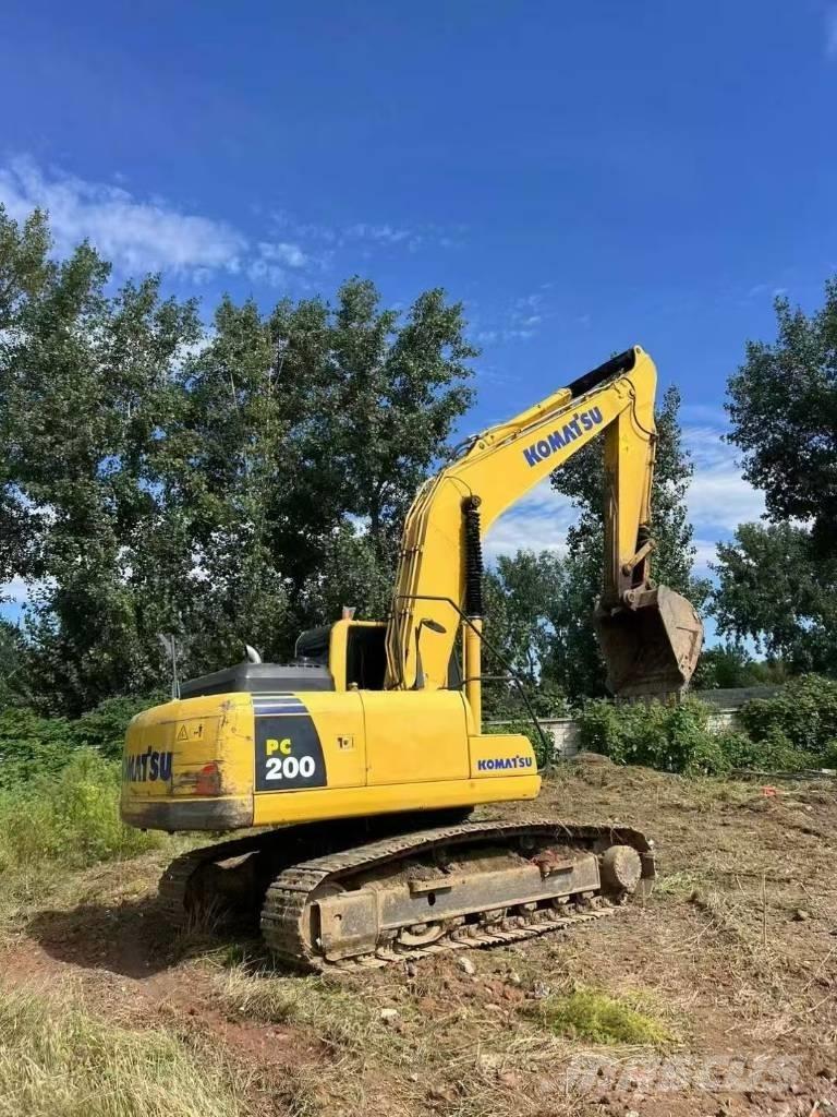 Komatsu PC 200 Εκσκαφείς με ερπύστριες