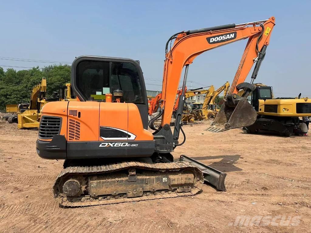 Doosan DX 60 Εκσκαφείς με ερπύστριες